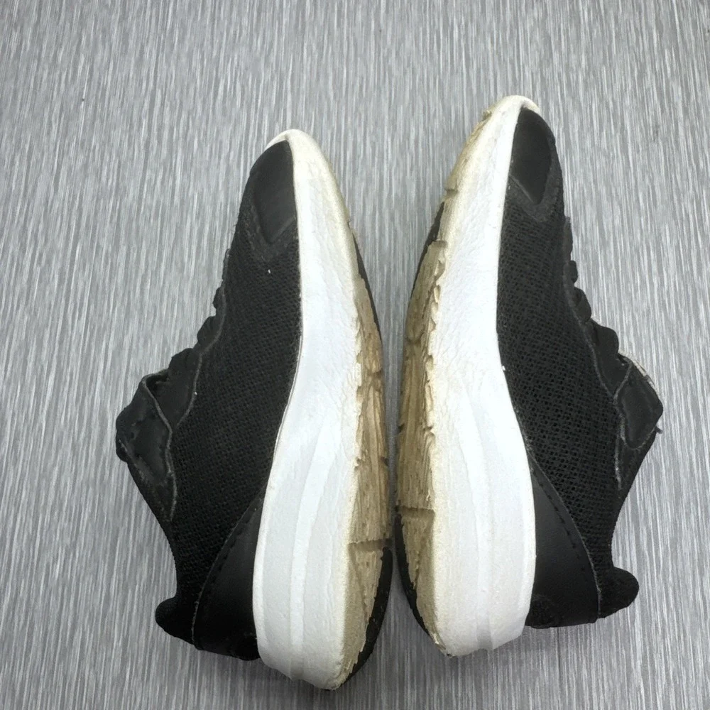 New Balance 578v1 Toddler Sneakers Black‎ White Size 7 Hook Loop Tennis Shoe
